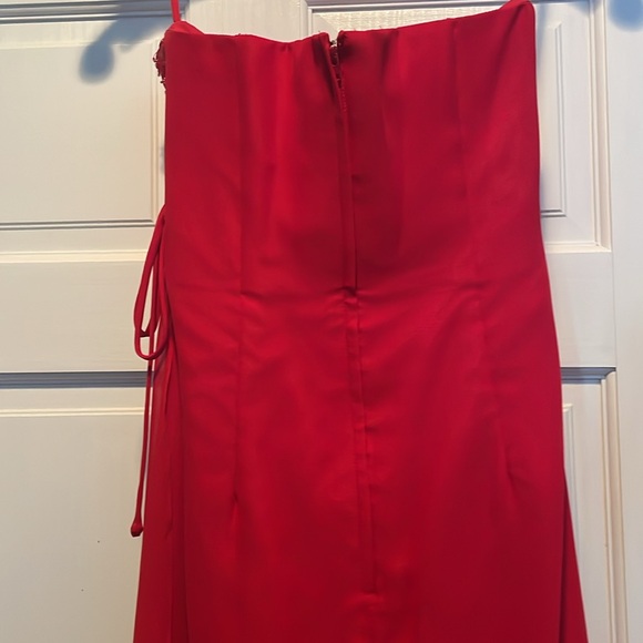 David’s Bridal Private  Collection : Strapless, sequined  Red Prom Gown size 6. - Picture 5 of 12